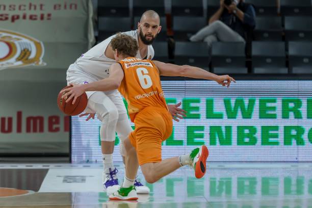 维金斯等人 维金斯等人